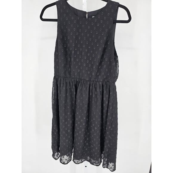 a new day Dresses & Skirts - A New Day Womens Sz M Knee Length Dress Black Sleeveless Gold Metallic Weave
